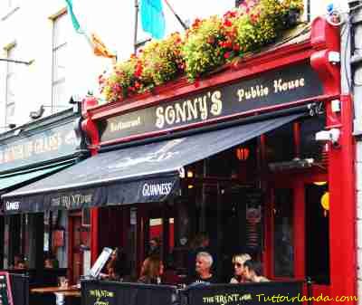Visitare Galway - Immagine del classico Pub Irlandese