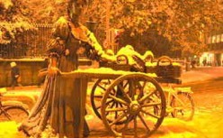 Statua di Molly Malone vicino Grafton Street Dublino Irlanda Tuttoirlanda