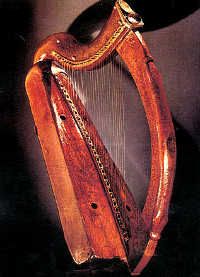 Arpa di Brian Boru Re di Irlanda. Foto dell'arpa custodita presso il Trinity College a Dublino
