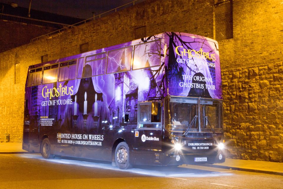 Autobus per il Tour in cerca di fantasmi a Dublino